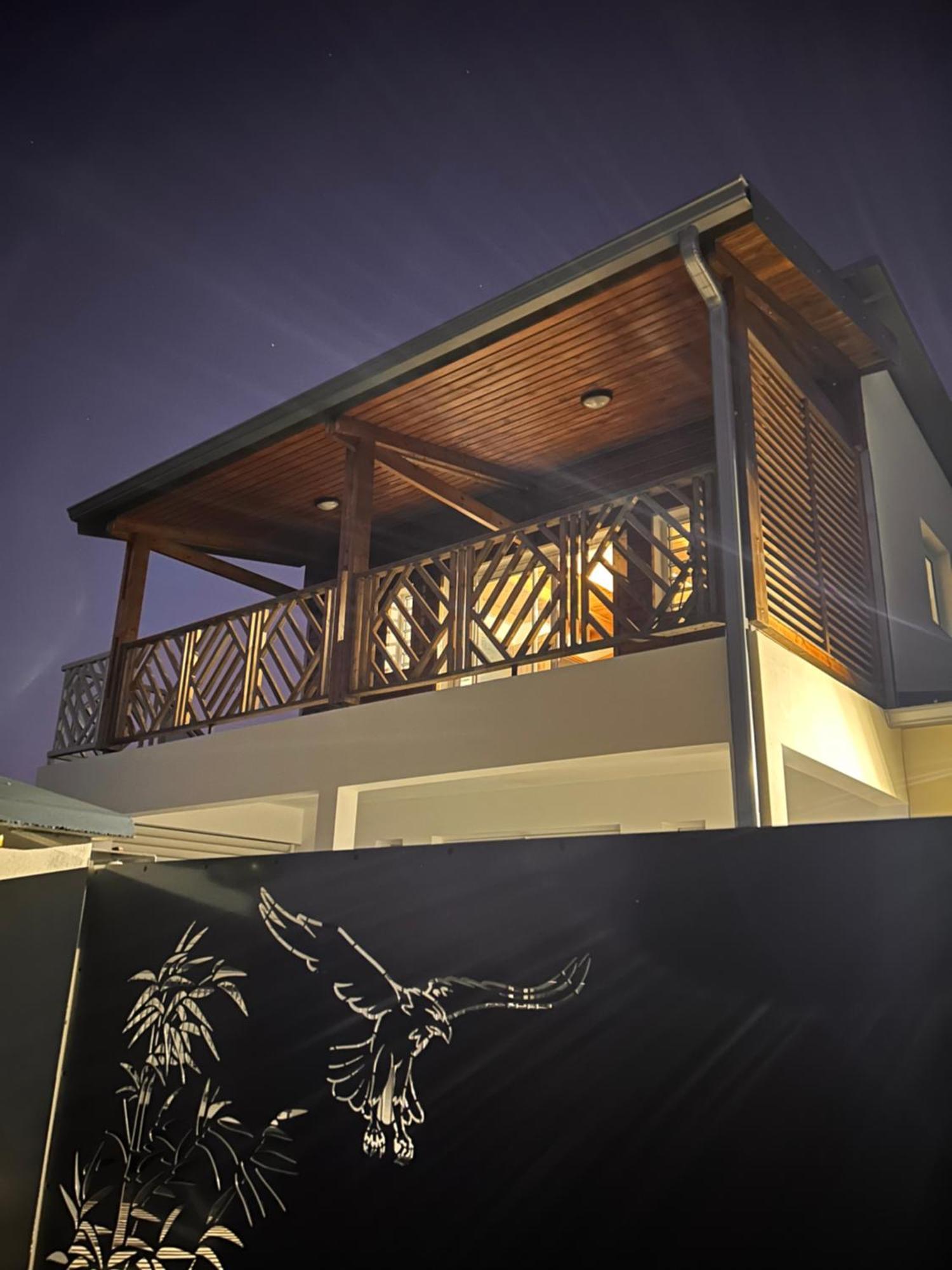 Logement Emeraude Sainte-Rose Exterior photo